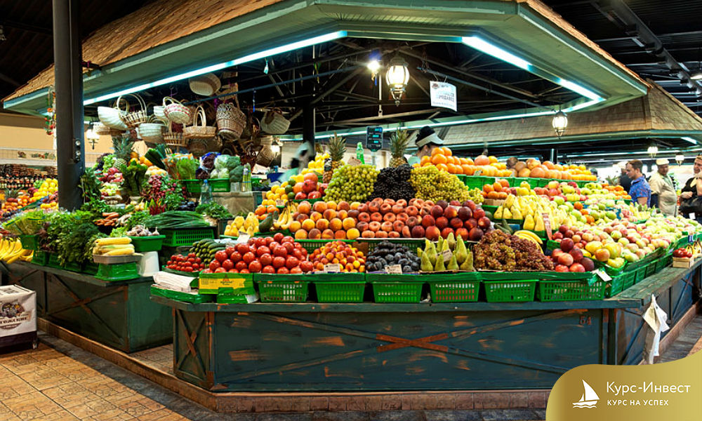 Лучшие рынки россии. Овощной прилавок. Овощи на прилавке. Овощи и фрукты на рынке. Продовольственный рынок.